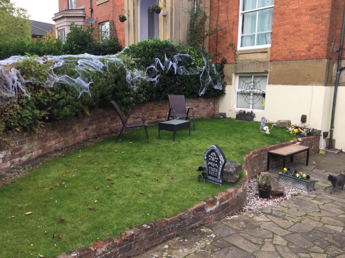 Queens Guesthouse Manchester Esterno foto